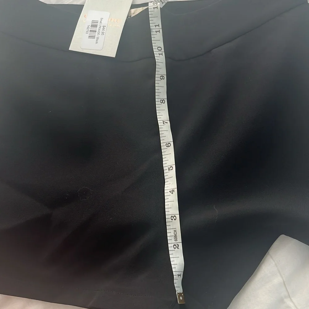 NWT eesome Women’s Shorts - Picture 9 of 9